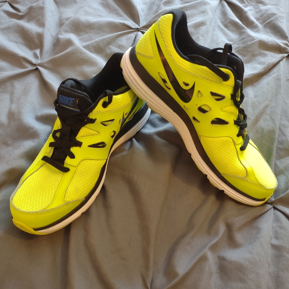 Nike Dual Fusion Lite Low Sneakers Youth Size 6Y Green/Yellow & Black